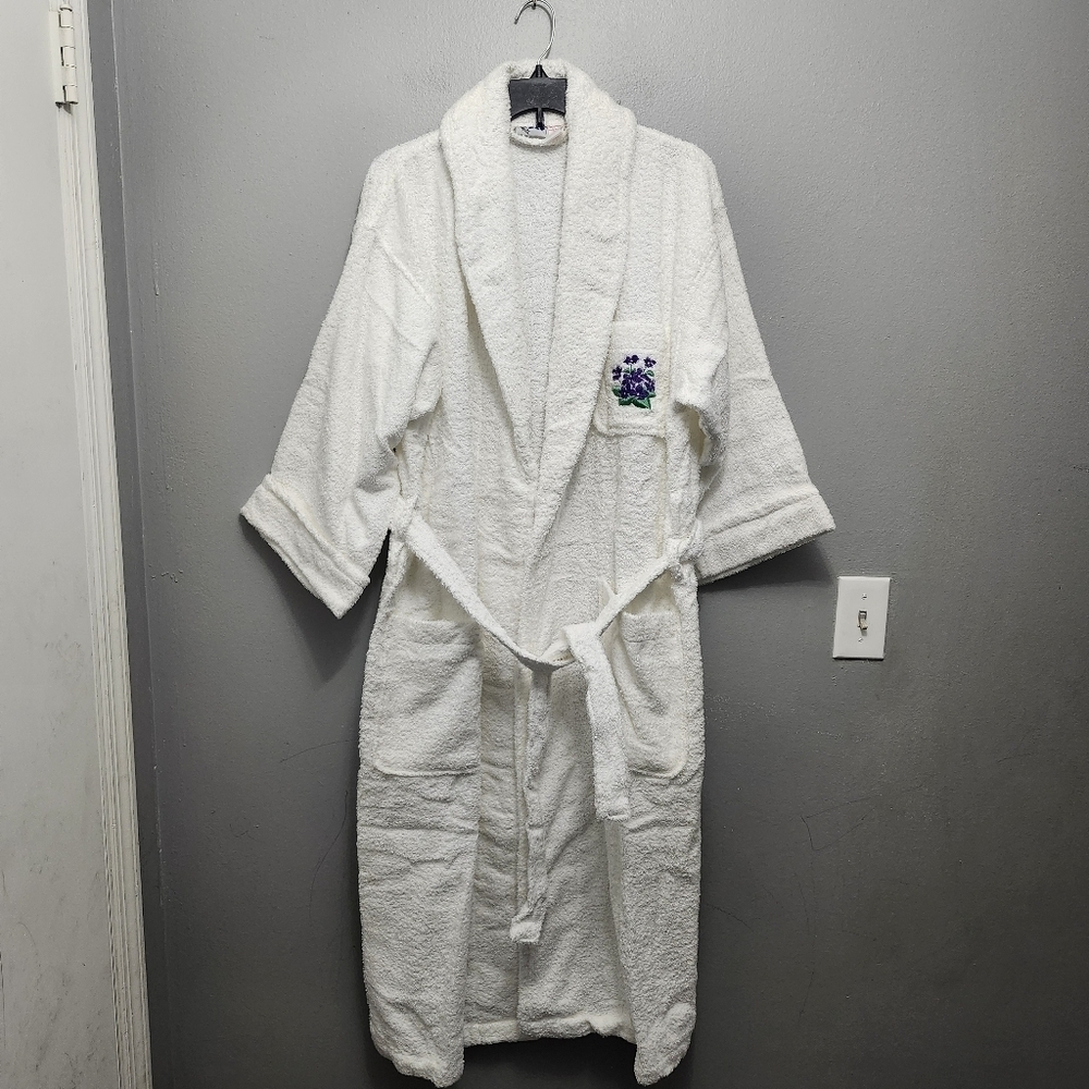 Nap women's vintage bath robe white new without tags one size